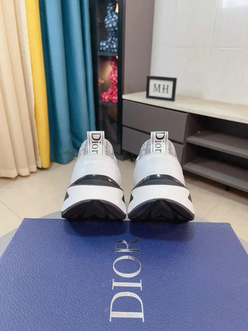 Men's men's shoes 💰458🌹🌹【Dior】Best-selling official website world premiere🔝High-end men's shoes brand official website latest series: The upper is made of imported cowhide with specially designed fabrics➕Mesh breathable lining. Make walking more convenient and comfortable! Compared with the official quality, Midea’s 1:1 replica. Create a fashionable personality to set off your uniqueness! A must-have for trendy men! Classic style. Men's sizes: 38-44.